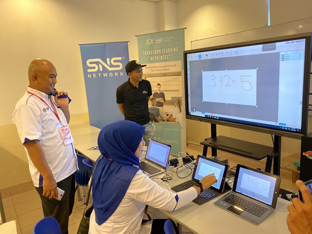 Sesi Pembelajaran Lebih Mudah Dengan Papan Interaktif Ini