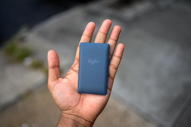 light phone relevan atau tidak