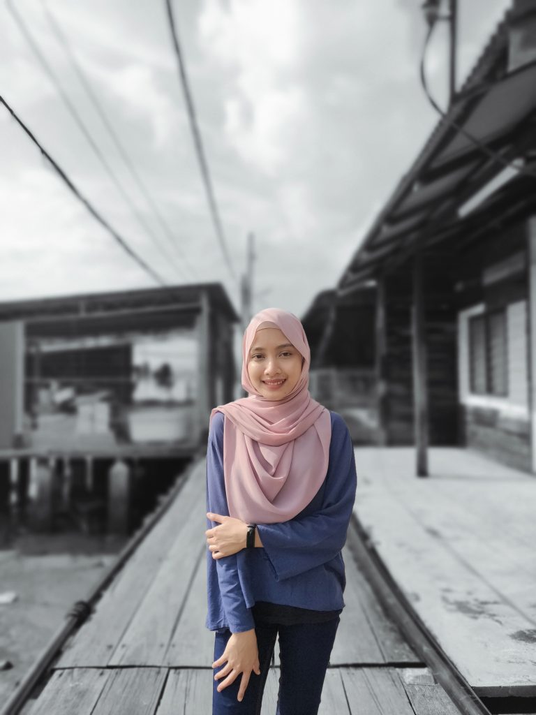 OPPO Reno4 Pro, Peranti Kelas Pertengahan Dengan Pengecasan Pantas 65W