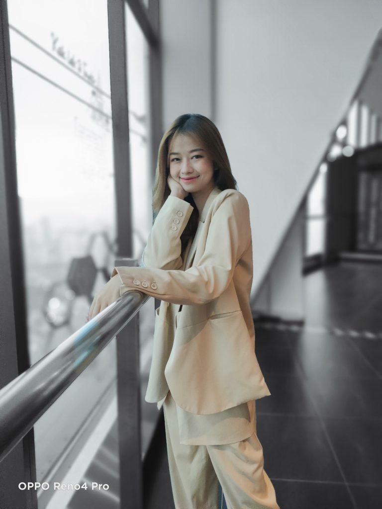 OPPO Reno4 Pro, Peranti Kelas Pertengahan Dengan Pengecasan Pantas 65W