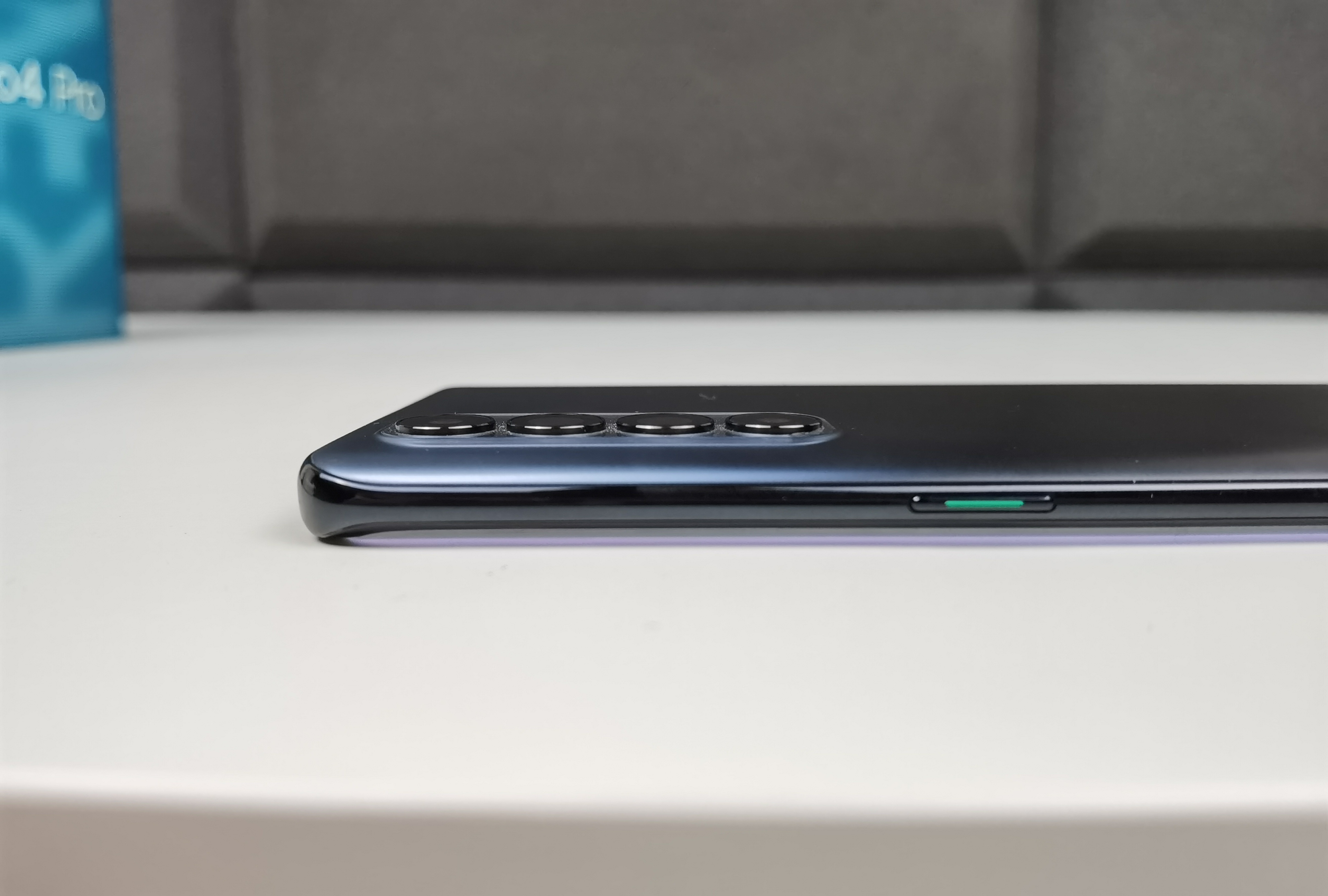 OPPO Reno4 Pro, Peranti Kelas Pertengahan Dengan Pengecasan Pantas 65W