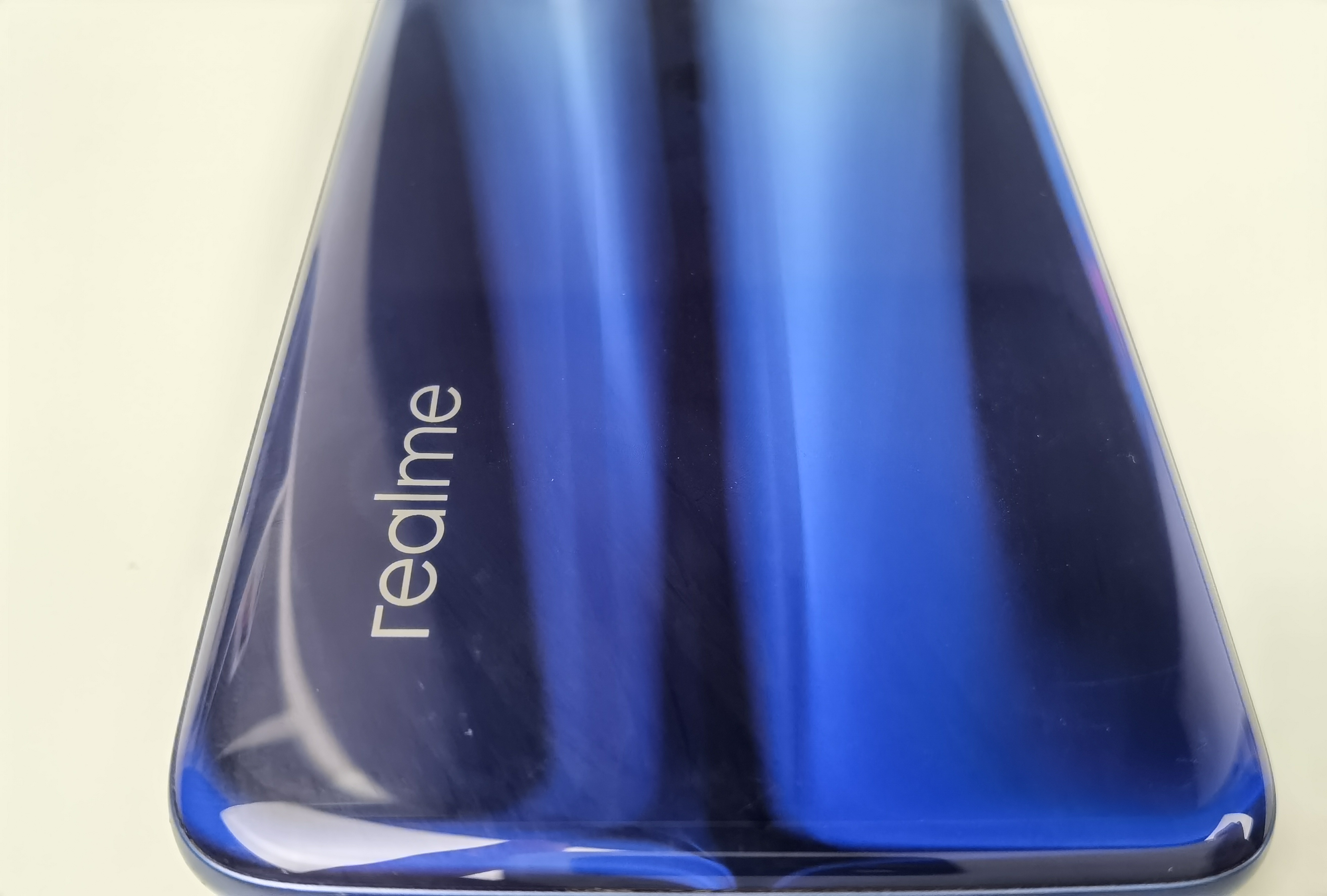 Telefon Bawah RM1000 Dengan Prestasi Baik