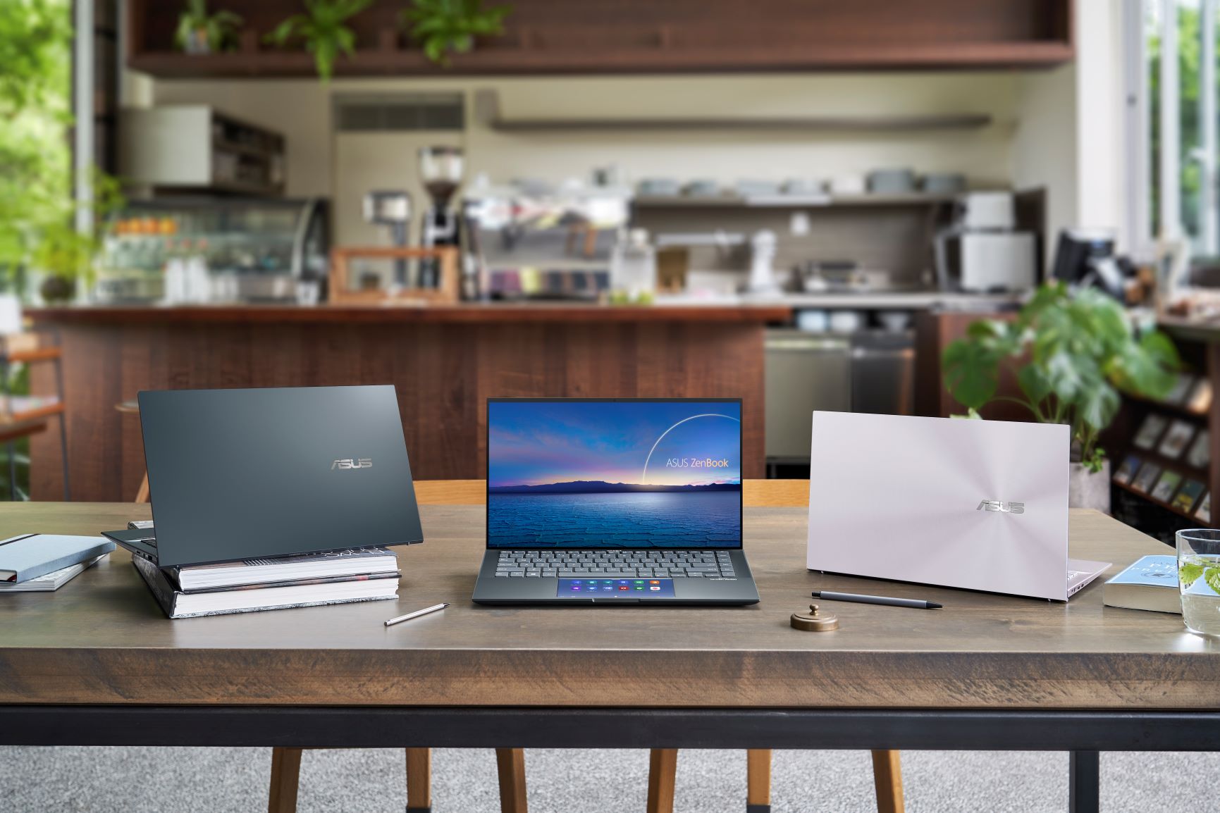 ZenBook 14_UX435EA_EG_EAL_EGL_435 Series family photo