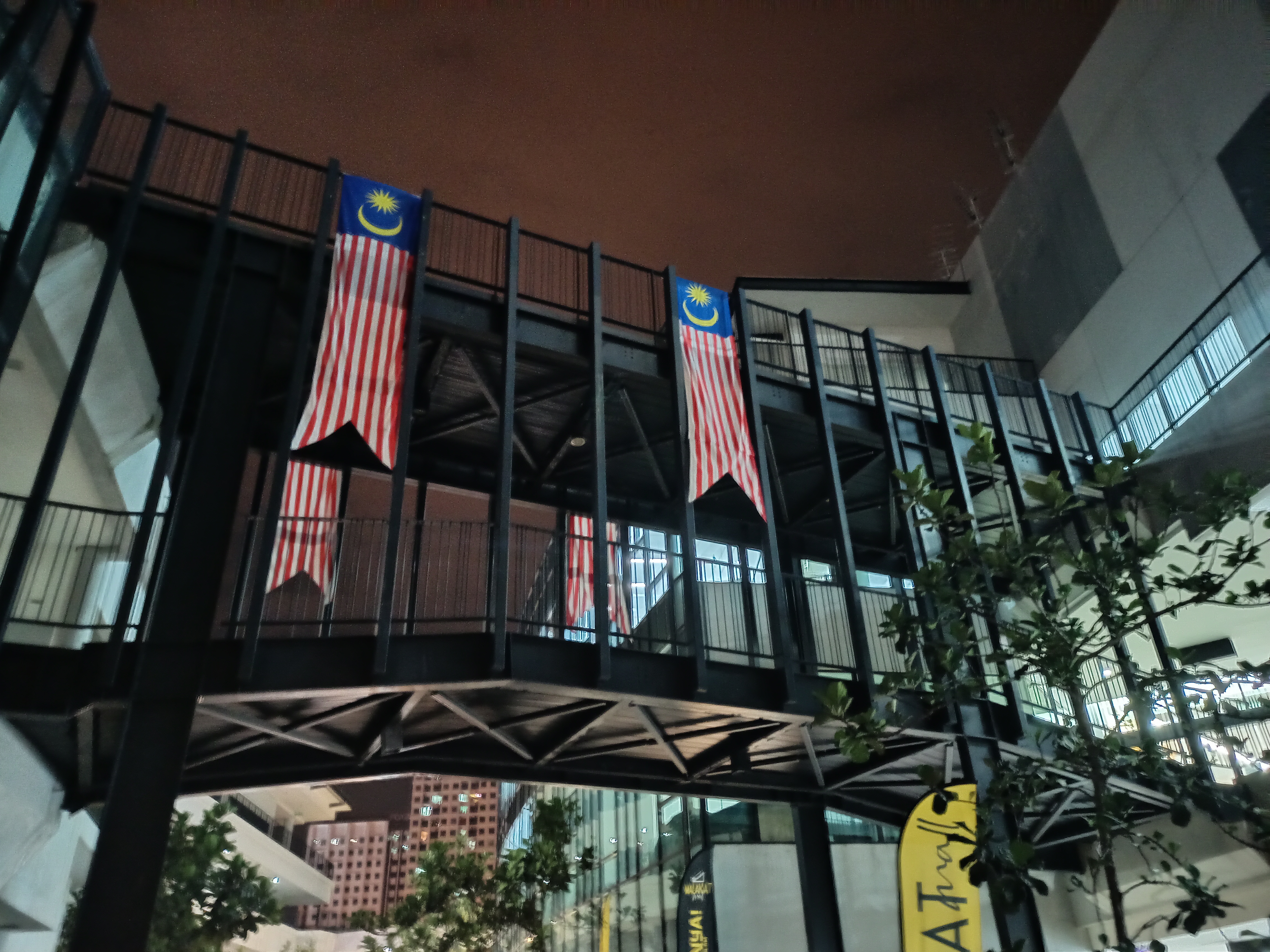 Hasil Gambar Poco X3 vs Realme 7, Yang Mana Sedap Dipandang?
