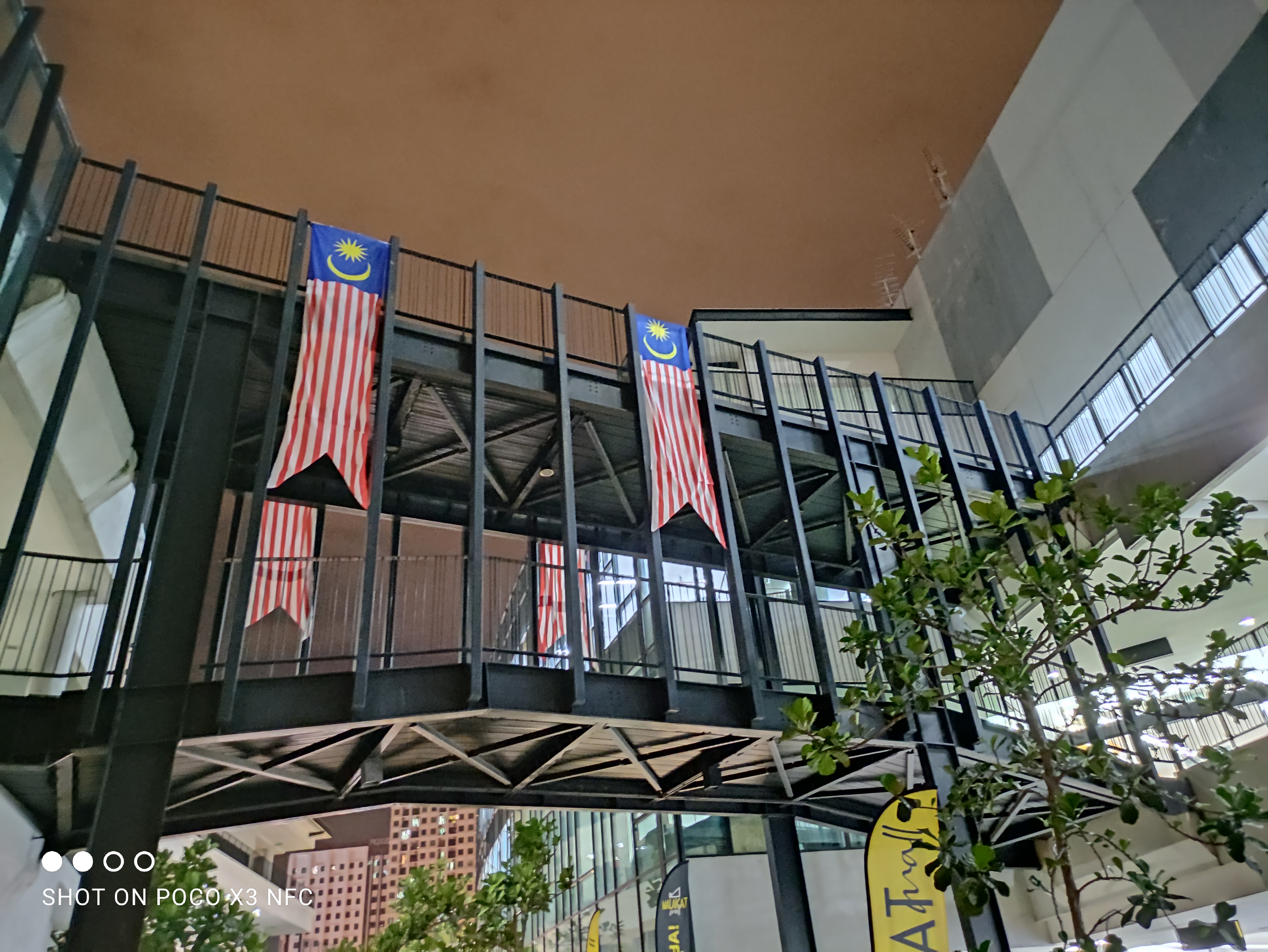 Hasil Gambar Poco X3 vs Realme 7, Yang Mana Sedap Dipandang?