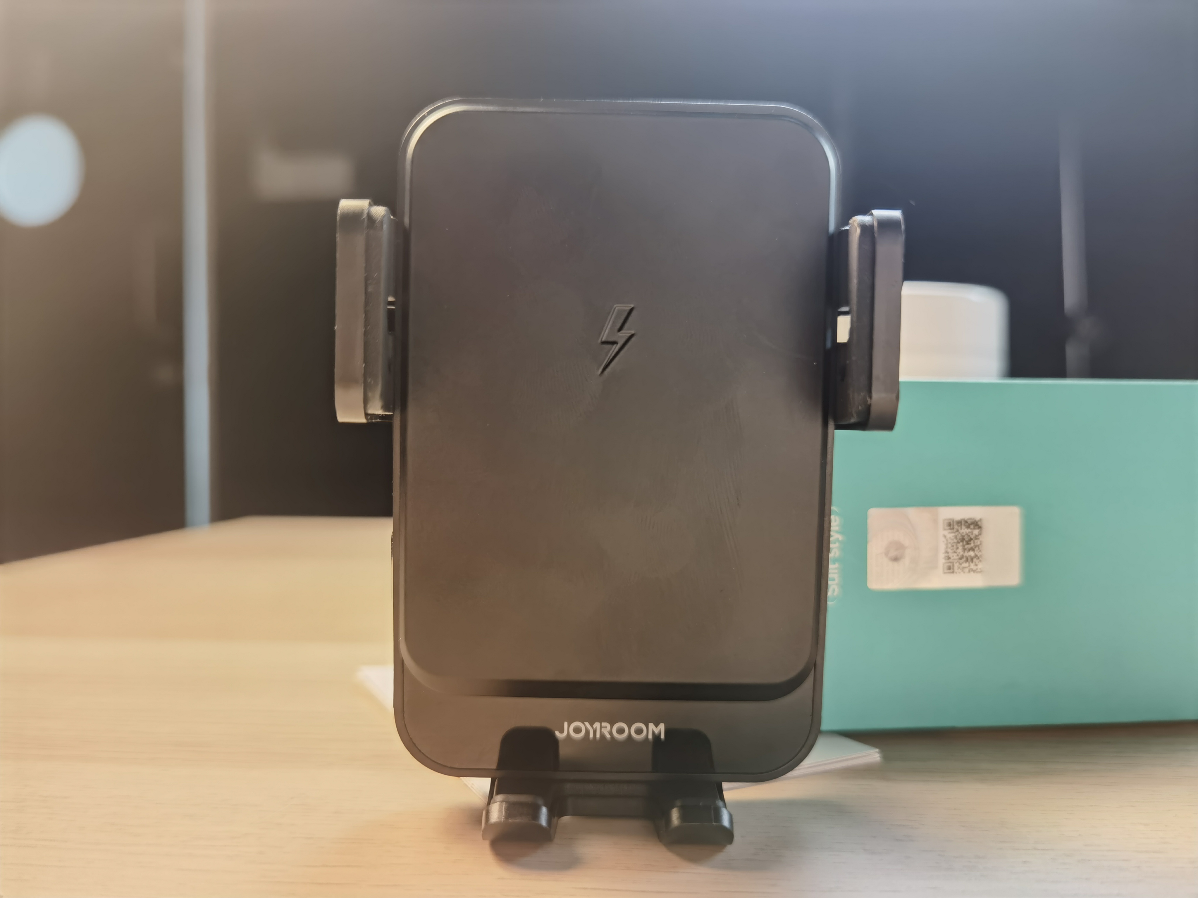Pengecas Nir-Wayar Car Holder