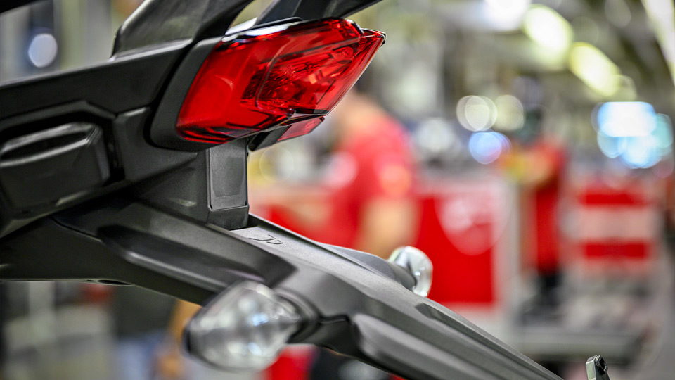 Ducati Multistrada V4, Motosikal Pertama Di Dunia Dengan Teknologi Radar Depan Dan Belakang