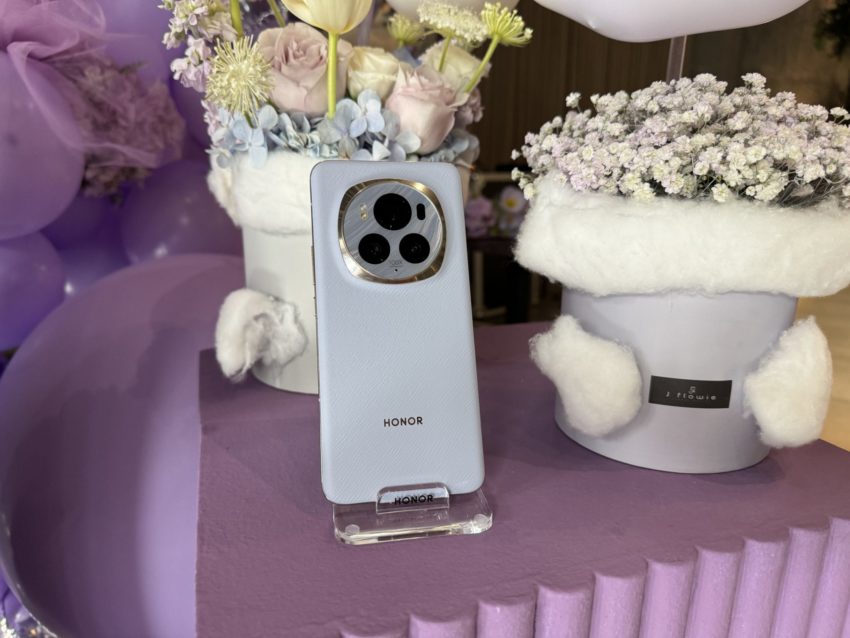 Honor Magic6 Pro purple