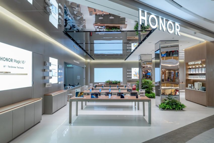 HONOR Lancar Kedai Dan Pusat Servis Terbesar Di Johor Bahru