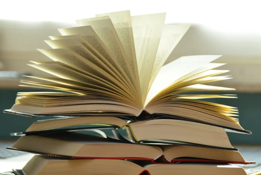 Jutaan Buku Di Internet Archive Masih Didigitalkan Halaman Demi Halaman