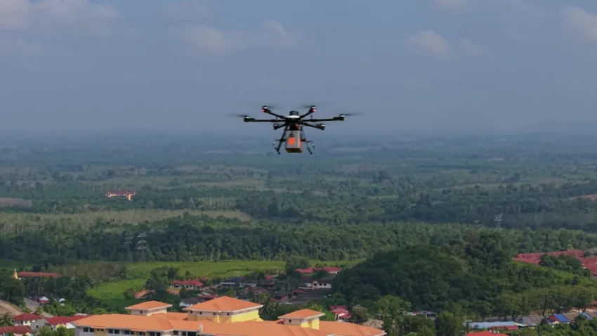 Dron Buatan Malaysia Berjaya Hantar Darah Sejauh 20 KM Di Pahang