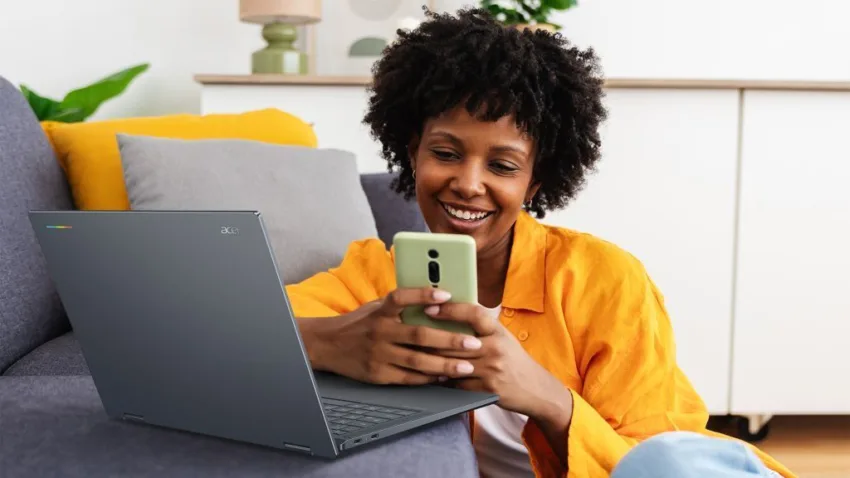Acer-Googlebook-14-Lifestyle-02 1