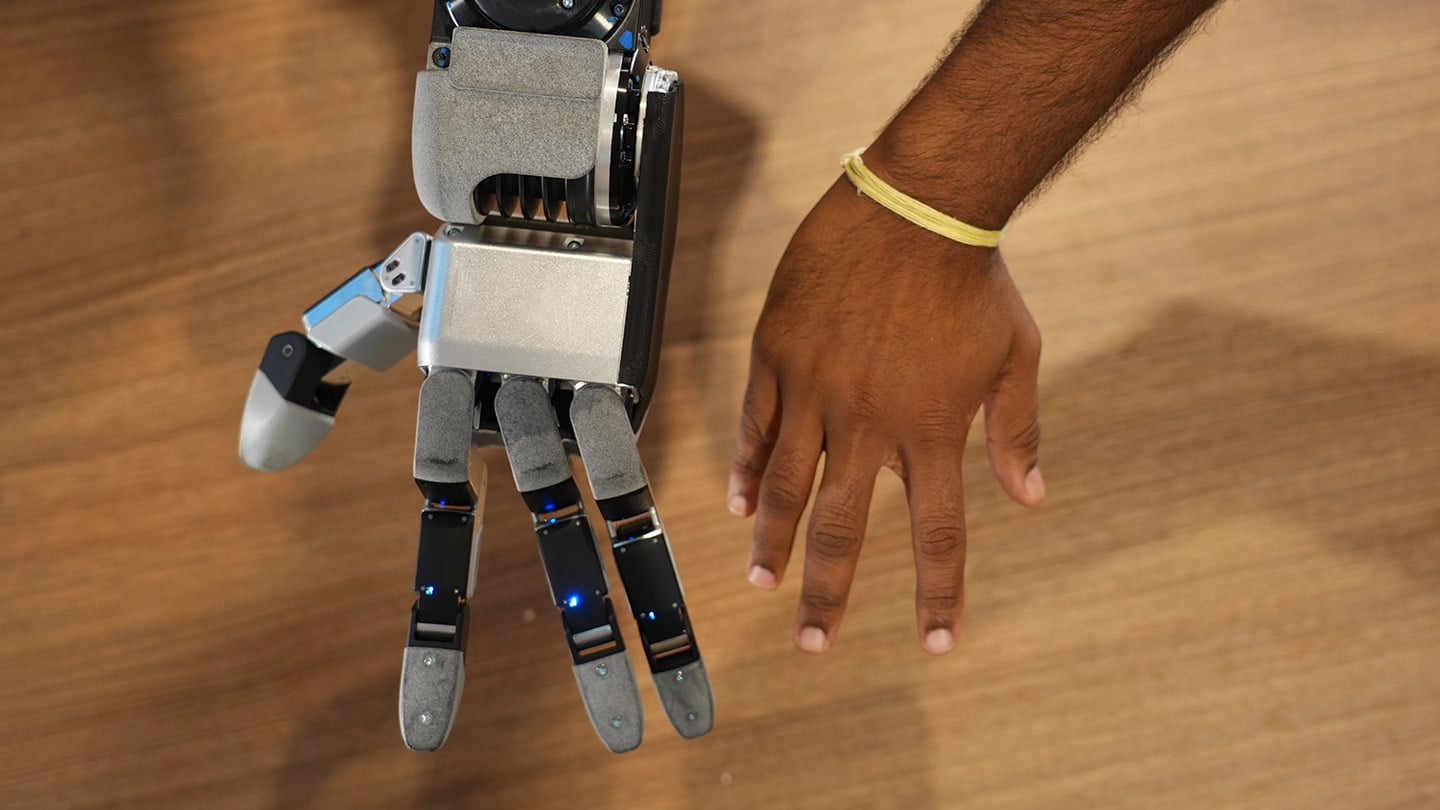 (Video) Robot Atlas Uji Tangan Dengan 4 Jari, Mampu Angkat Beban Lebih 45 Kg