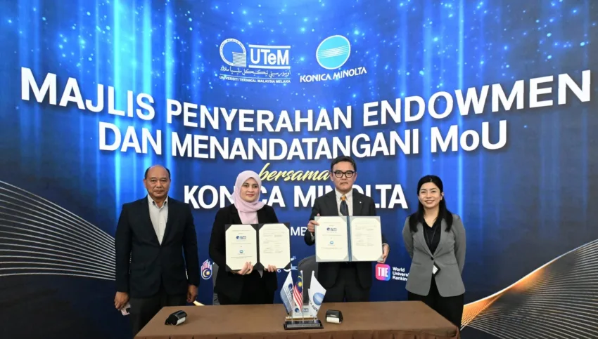 UTeM Terima 8 Robot Taraf Industri Daripada Konica Minolta