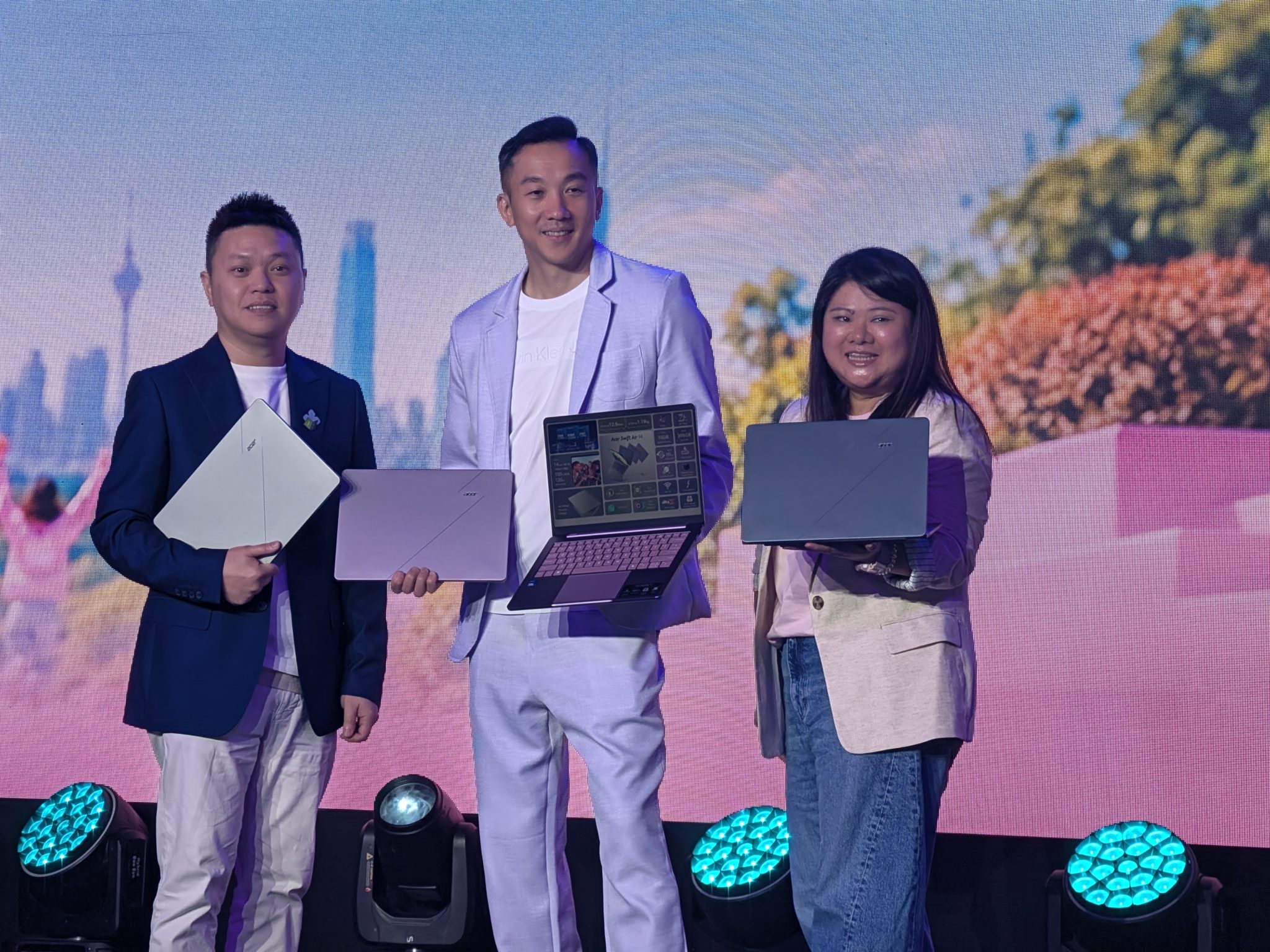 Acer Lancar Swift Air 14, Laptop Ringan Dan Nipis Mampu Milik Dengan Bateri 19 Jam