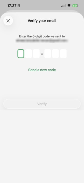Masukkan kod 6 digit yang dihantar ke e-mel anda, kemudian tekan Verify.