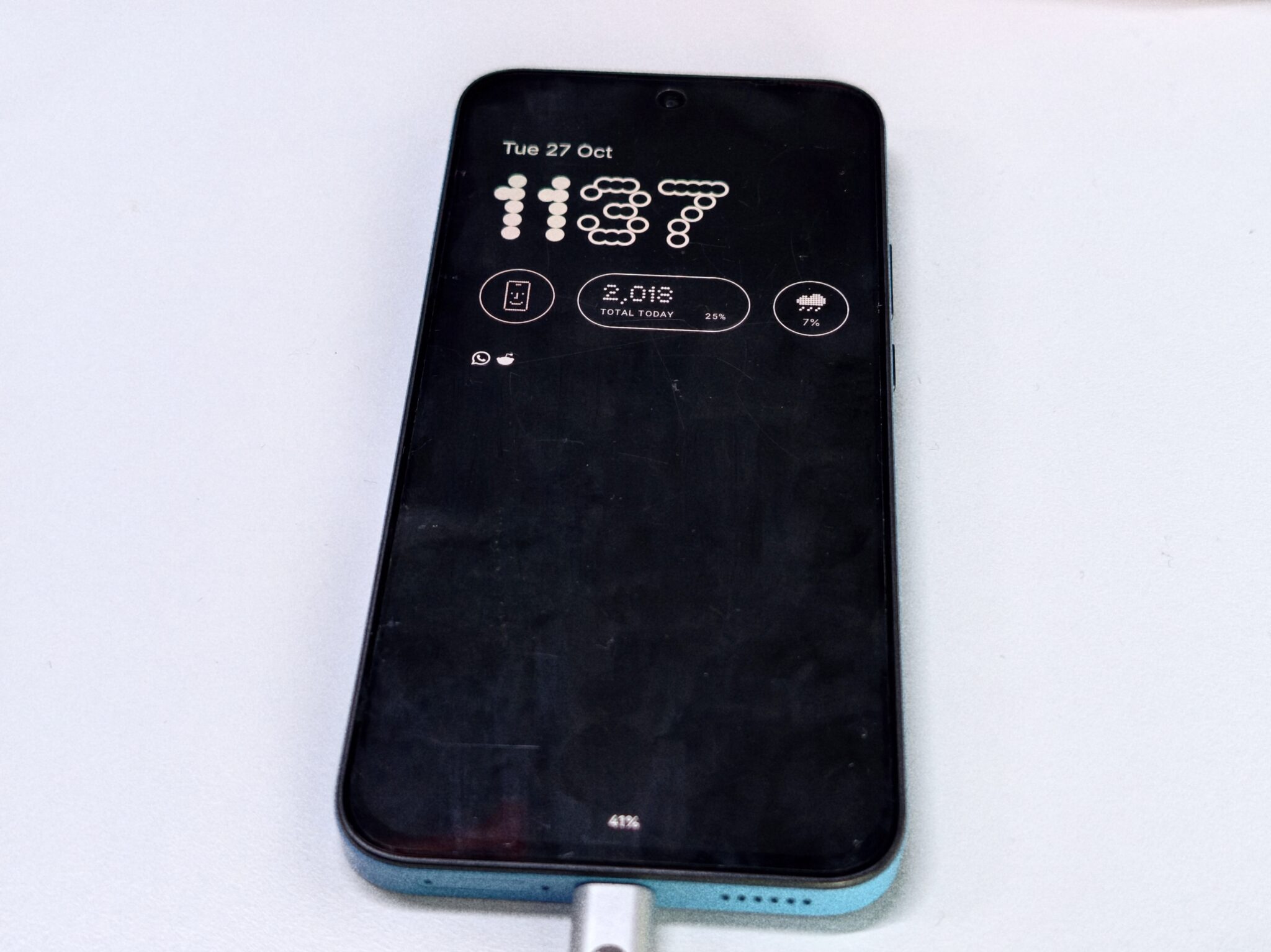 (Ulasan) Nothing Phone (4b): Bukan Telefon Yang Teruk, Cuma Pesaing Lebih Menarik