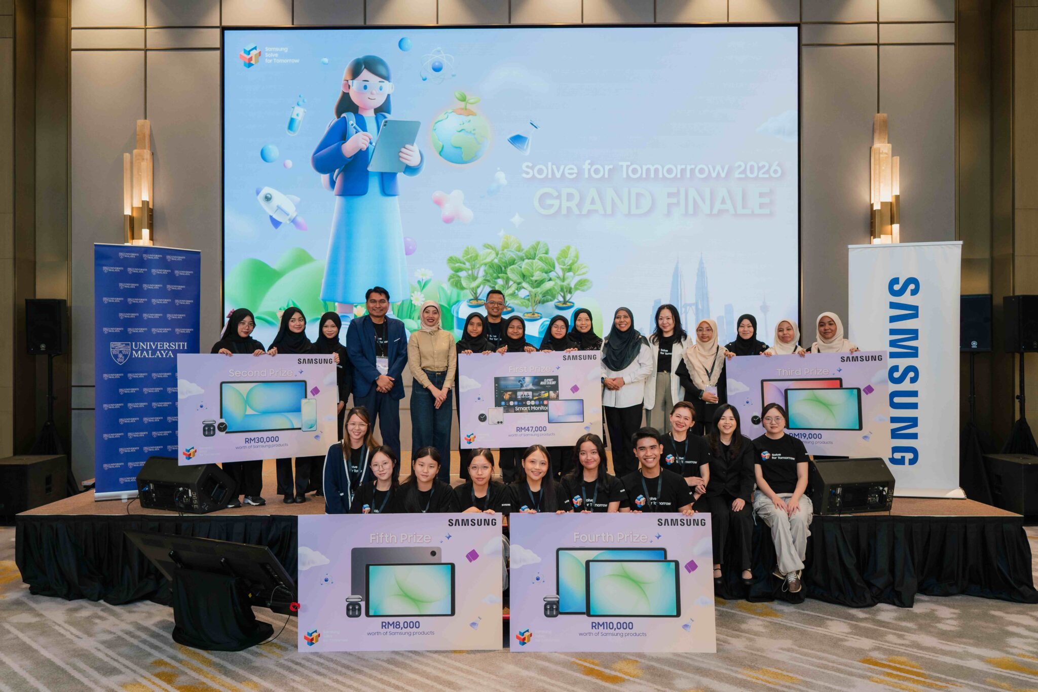 The five finalist teams of Solve for Tomorrow 2026, (from top left) Team iSafePath, Team InnovateZ, Team Replast, Team Primates and (from bottom left) Team EcoTerraNitro, at the Grand Finale with their product